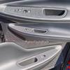 Отделка рычага переключения передач из углеродного волокна для интерьера Hyundai Santa Fe 2019-2020 годов