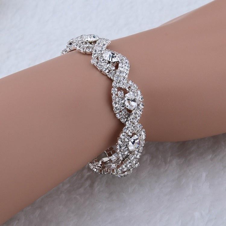 Women Jewelry Elegant Deluxe Austrian Crystal Bracelet Women Infinity Rhinestone Bangle