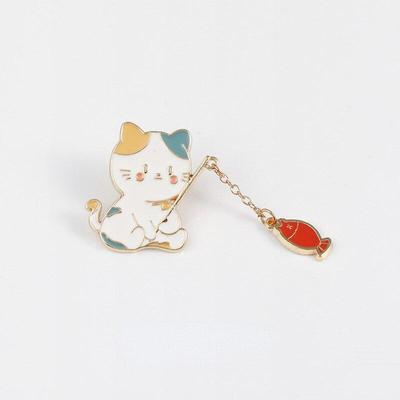 Kawaii значки с изображением котенка для рыбалки, цельнометаллические броши с мультяшным котом, украшения для одежды, школьная сумка, булавки для косметички
