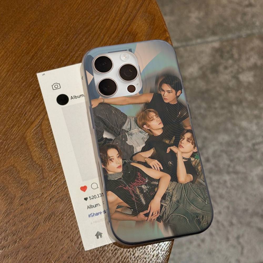 Kpop Group XLov Corrugated Stripe Phone Case For IPhone 17 16 15 14 13 12 11 Pro Max Plus Pro Shockproof Cover