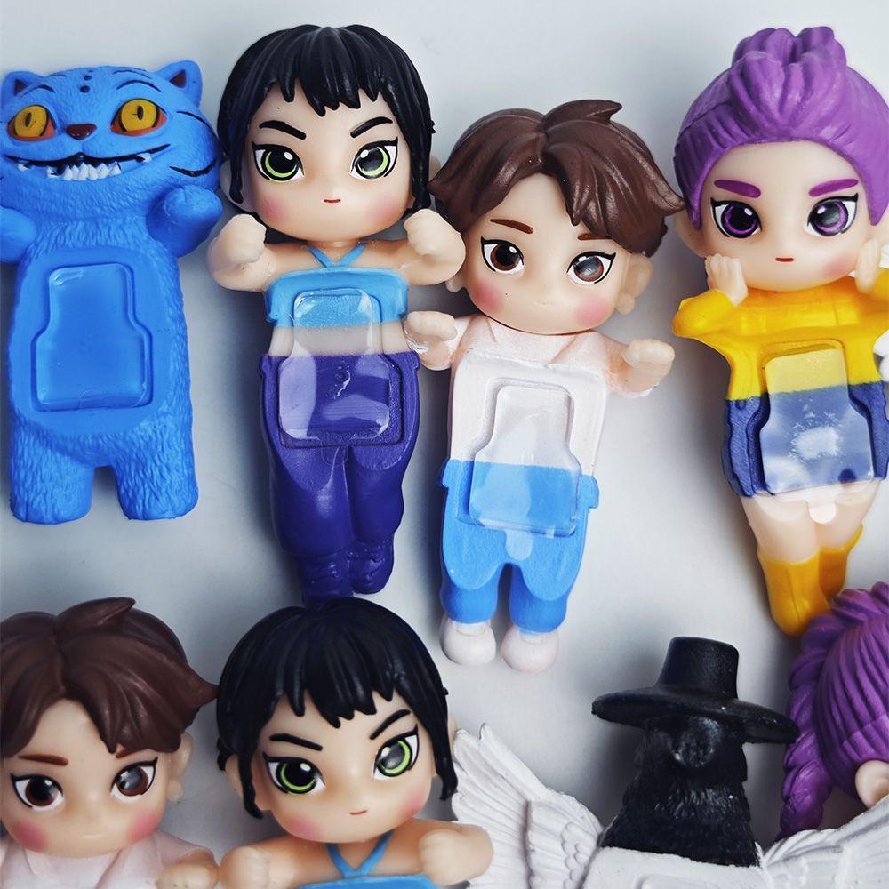 Аниме фигурка Охотника на демонов Мини-игрушки Новые Kpop Милые ПВХ Коробка-сюрприз Коллекционная модель Украшение Подарки Трендовая Слепая коробка