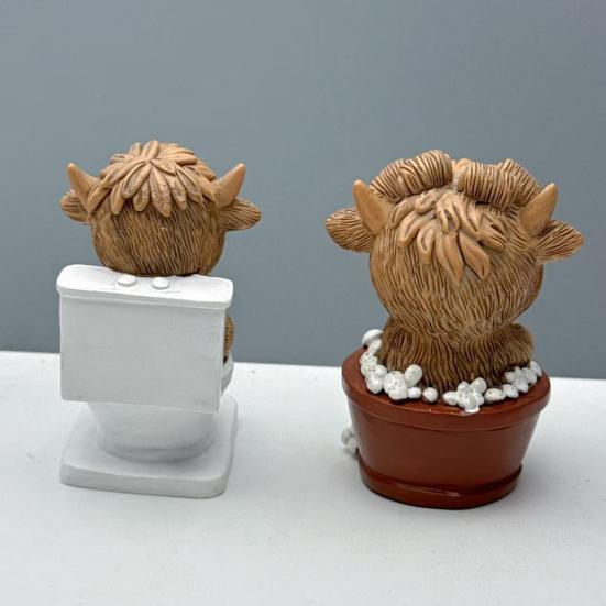 Статуэтка из смолы «Хайлендский скот», держащая рулон туалетной бумаги, для ванной, украшение для дома, офиса, десктопа