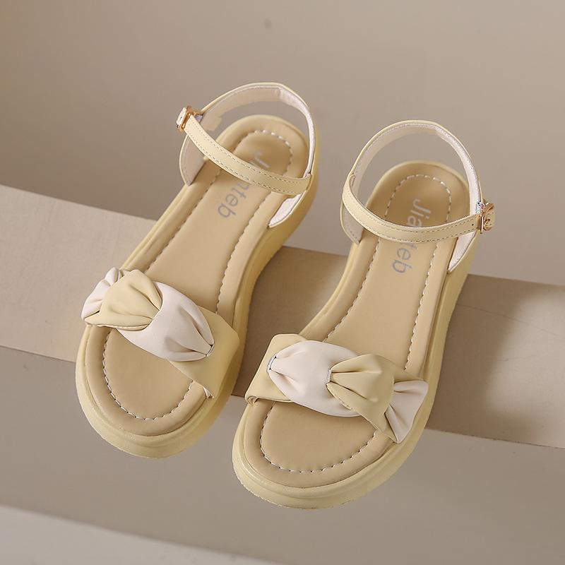 Sandals women's summer new fashion versatile one-word strap shoes with skirt beach shoes