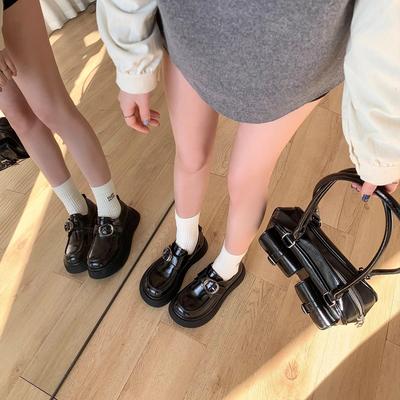 Черные лоферы с круглым носком женские 2025 новая весна и осень женская обувь универсальная платформа французские туфли-одинарки британский стиль маленькие кожаные туфли