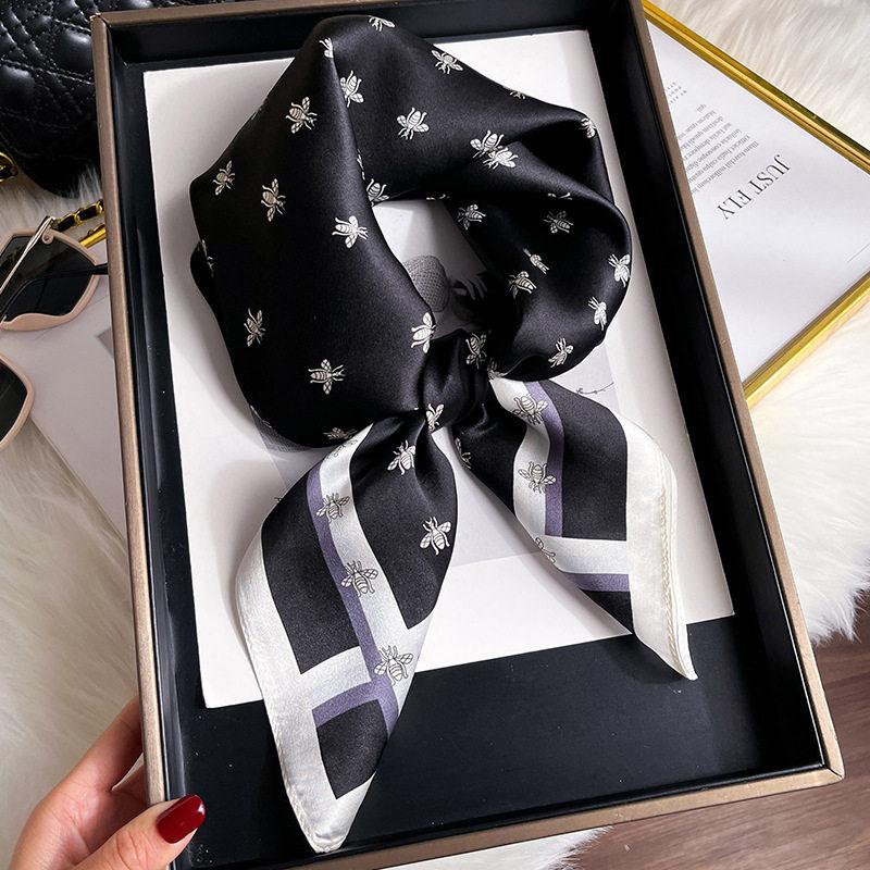 New ink and wash ancient town mulberry silk silk scarf women's silk scarf Hangzhou silk 71 square scarf for mothers and elders