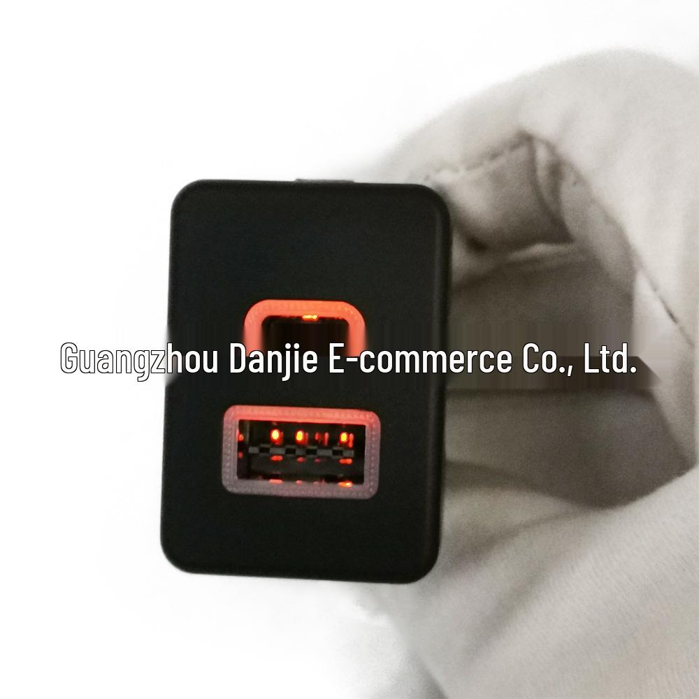 Автомобильное зарядное устройство Ford Transit Classic с USB QC3.0 и Type-C PD