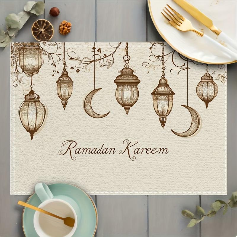 Набор из 4 фонарей Ramadan Kareem с изображением луны. Эти салфетки можно стирать в машине, они термостойкие и легко чистятся.