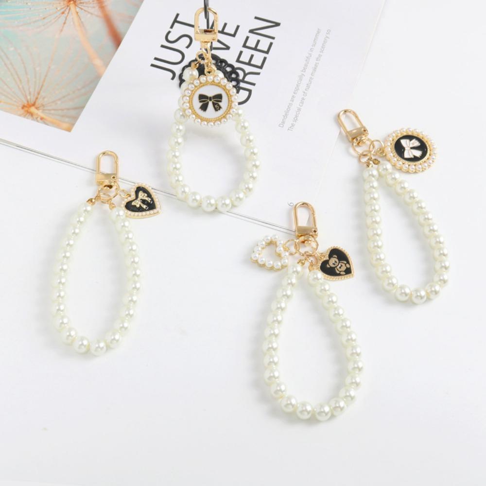 Retro Pearl Keychains for Women Bag Backpack Decor Keyring Metal Round Tag Pendant Mobile Phone Beaded Key Chain DIY Jewelry