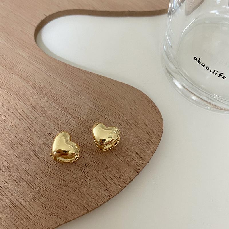 Dongdaemun Metal Heart Earrings - Luxurious Niche Design for Women