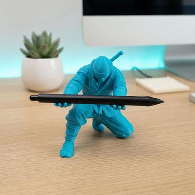 Подставка для ручек «Ниндзя» 3D-печать Самурайская подставка для карандашей Фигурка Воина Настольный органайзер для офисного стола Шуточный подарок для мужчин Коллег