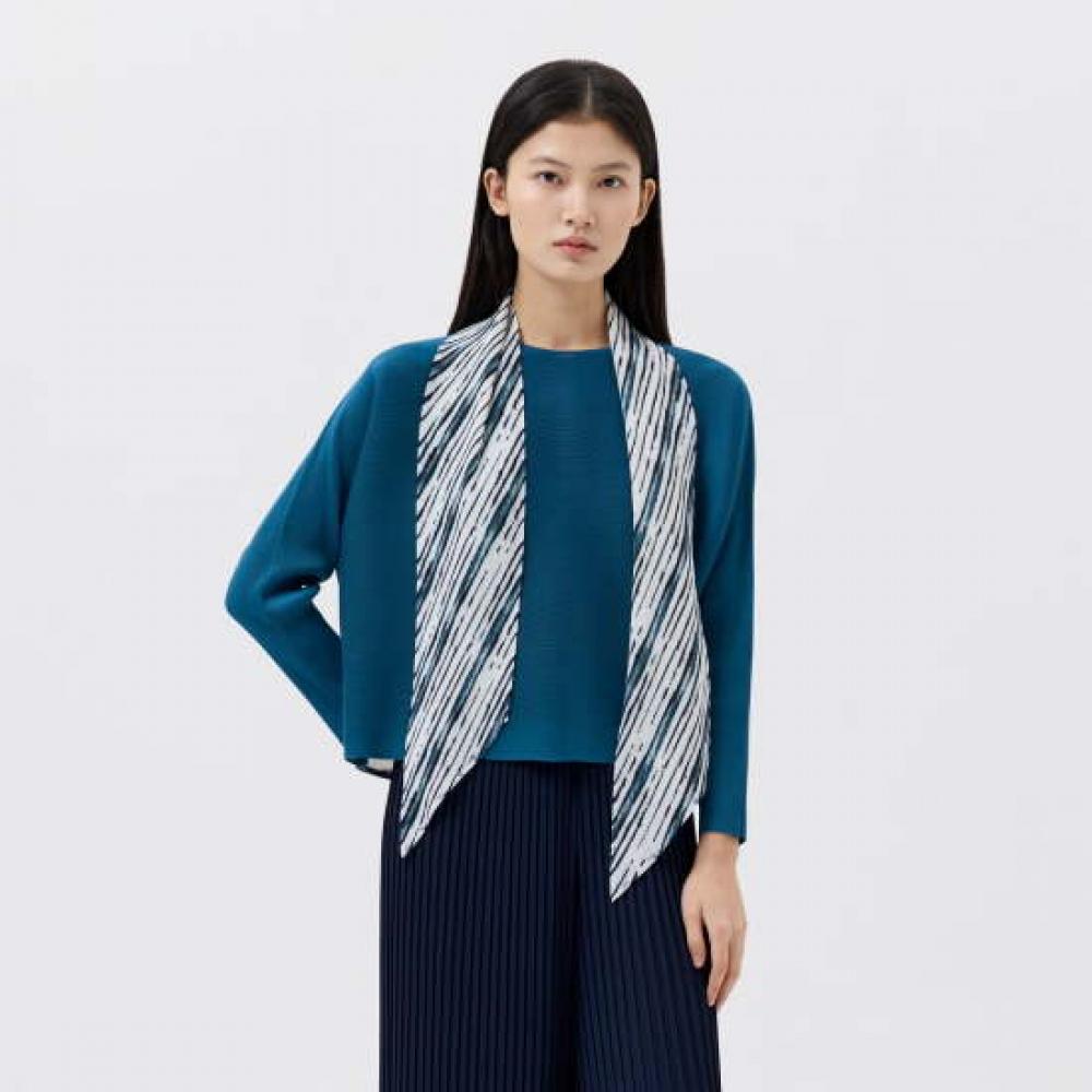 PleaTs Me PrinTed Scarf SeT PleaTed T shirT ppTss026s12