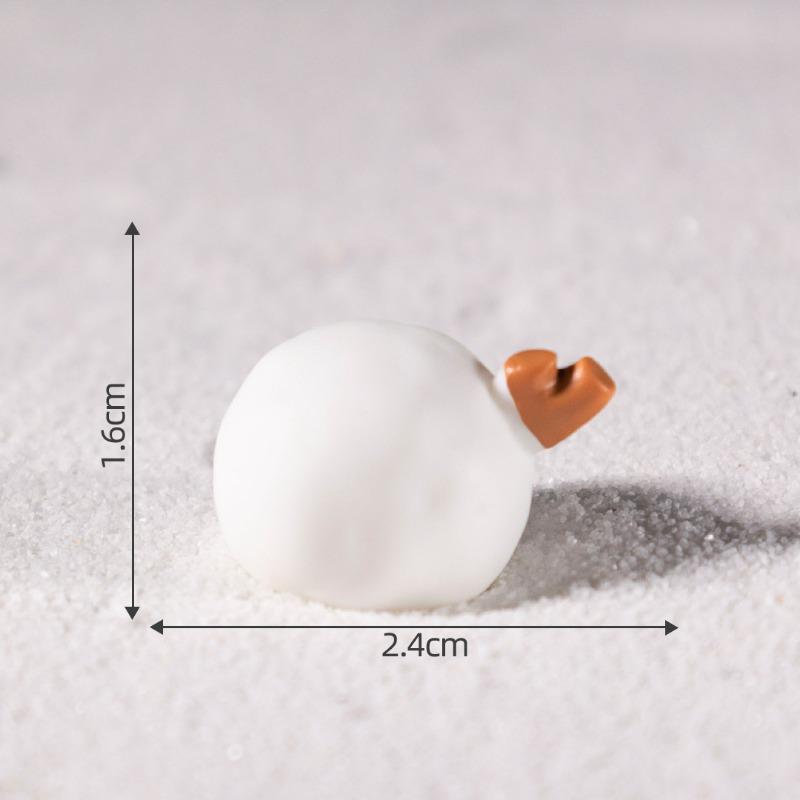 Милый микро-пейзаж Рождественский щенок-поросенок играет со снегомМаленькие животные Декоративные аксессуары Настольные мини-украшения