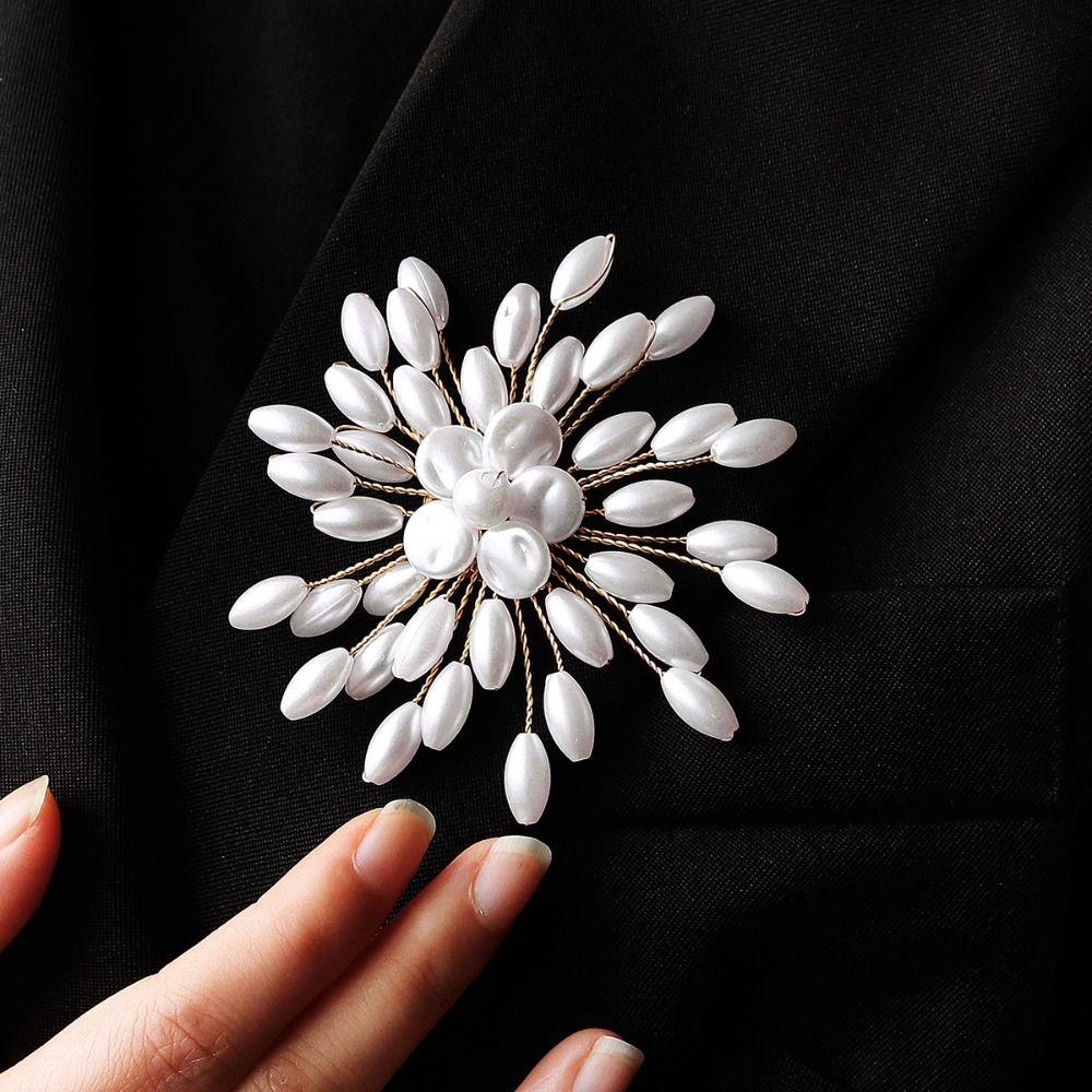 Korean Style Pearls Badge Elegant Luxury Sense Brooch Clothes Accessories Suit Collar Pin Women