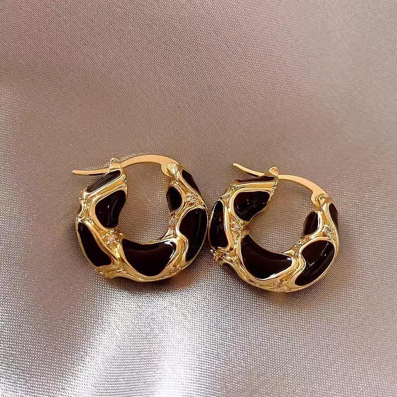 New Vintage Enamel Color Metal Texture Small Circle Hoop Earrings For Women Trendy Gold Plated Statement Ear Buckle Creative Jewelry