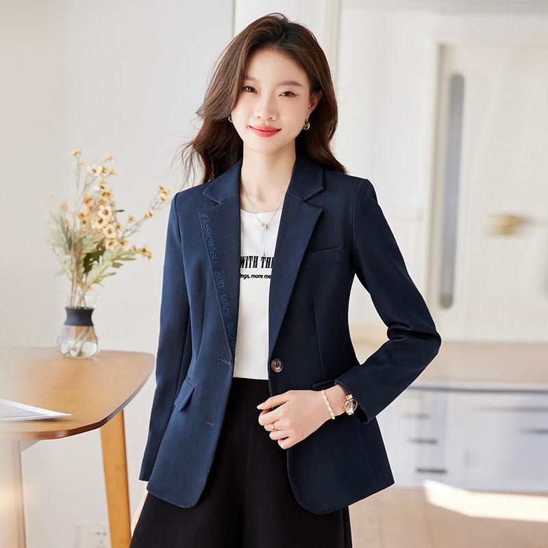 Модный и элегантный женский короткий пиджак на все случаи жизни