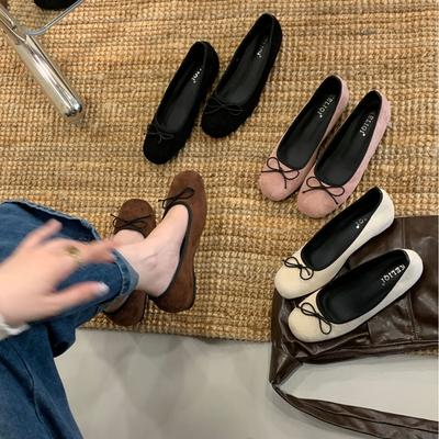 2025 новая осенняя замшевая обувь с круглым носком, внешним наклонным каблуком, замшевым словом, универсальная нишевая, вечерний бриз, с мелким вырезом, женские туфли-лодочки