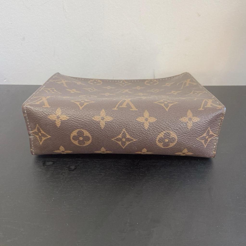 [Б/У] Poche Toilette 19 Классическая Monogram Универсальная Портативная Канвасная Сумка-Косметичка Клатч - Очень Хорошее Состояние #4QWCT9