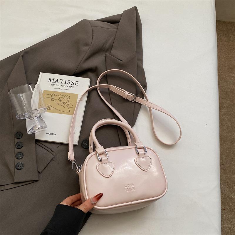 Нишевая сумка 2025 новая модная универсальная сумка через плечо весна и лето простая и продвинутая сумка-мессенджер сумка-подушка