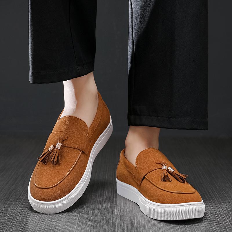 Модная Роскошная Обувь для Мужчин Удобный Бренд Джентльменские Лоферы с Кисточками Уличная Обувь Досуг Прогулки Мужские Мокасины Замшевая Кожа Мужчина