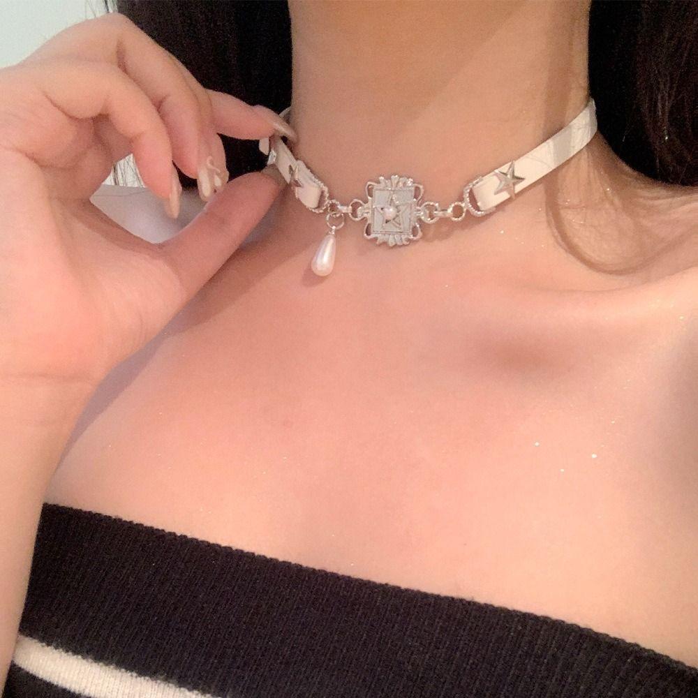 Metal Y2K Star Choker Exaggerate Buckle Pearl Pendant Necklace Collarbone Chain Women Daily