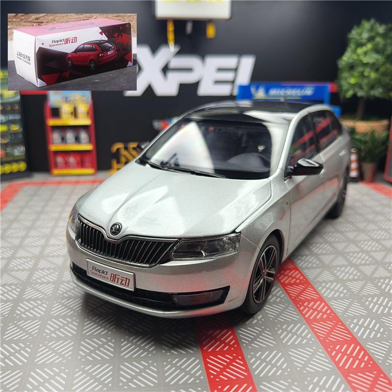 1:18 SKODA Rapid Spaceback Литой Универсал Модель Автомобиля Литьевой Металл Транспортные Средства Модель Автомобиля Симуляция Коллекция Детская Игрушка Подарок