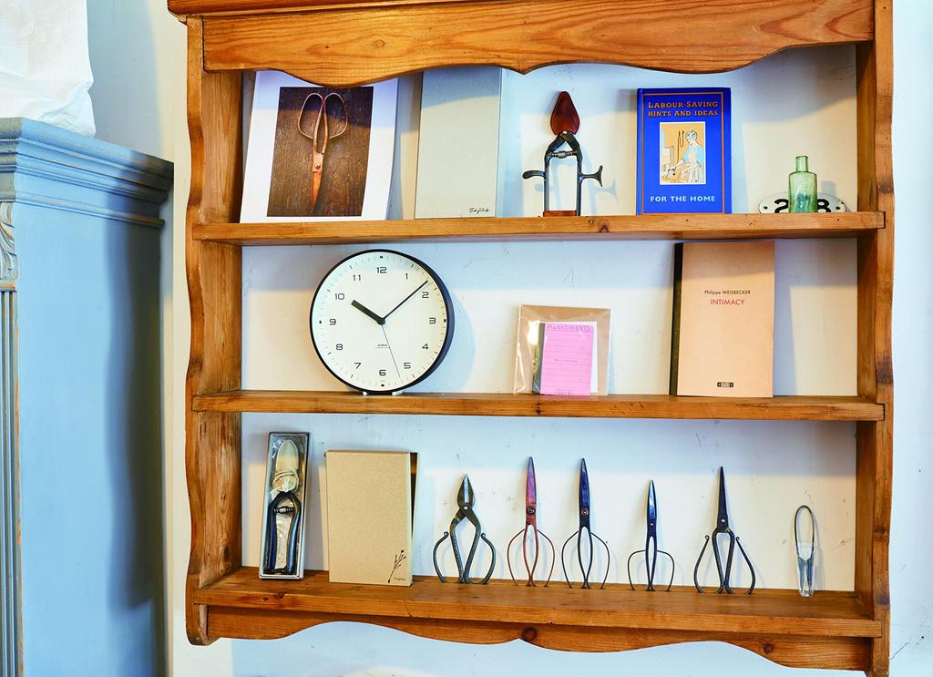 Часы настенные Lemnos AIRA аналоговые алюминиевые белые WH Lemnos LC18-03 200×d40мм