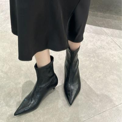 2025 осень и зима чувство дизайна тонкий каблук острый носок низкий каблук ботильоны модные короткие ботинки