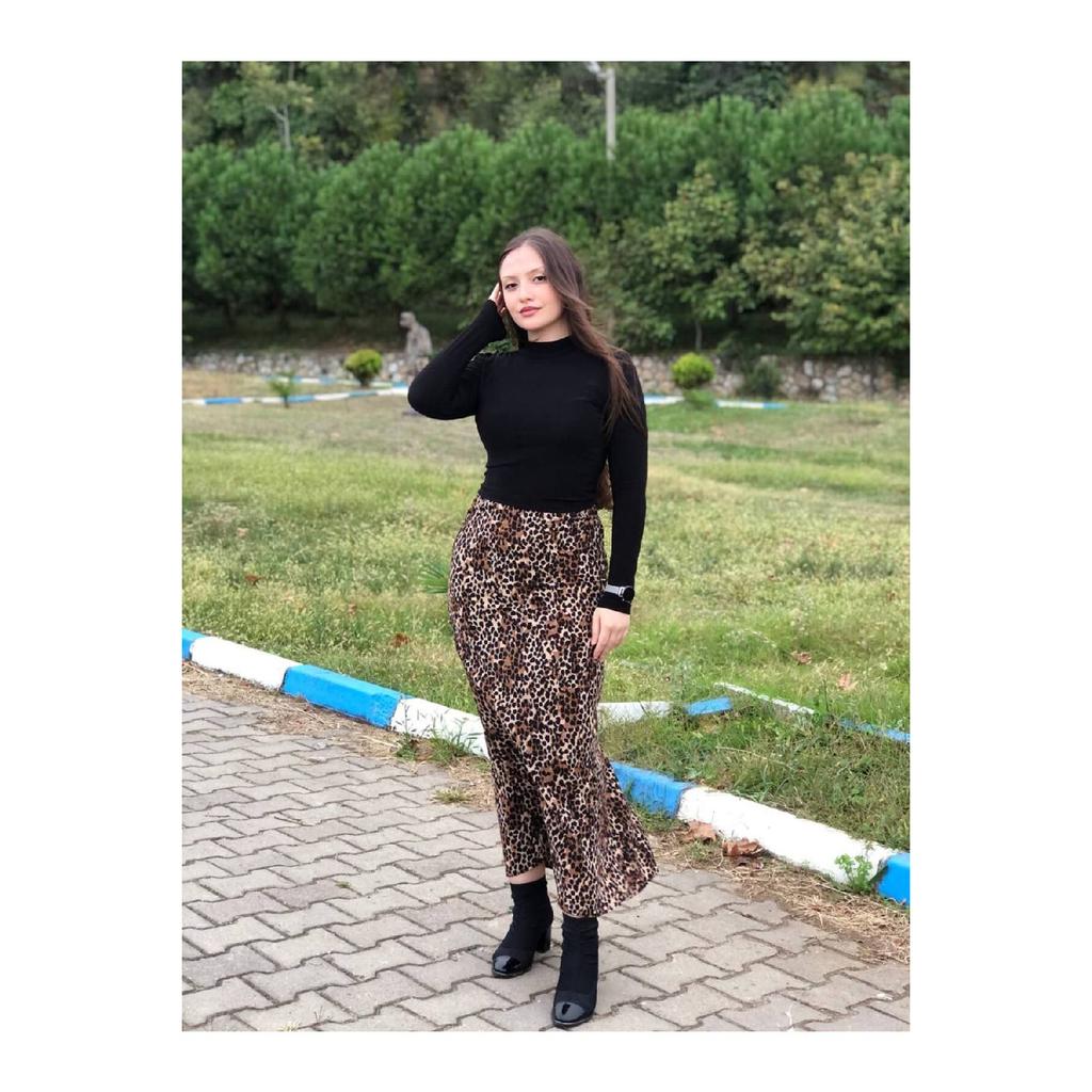 Women's Leopard Patterned Skirt