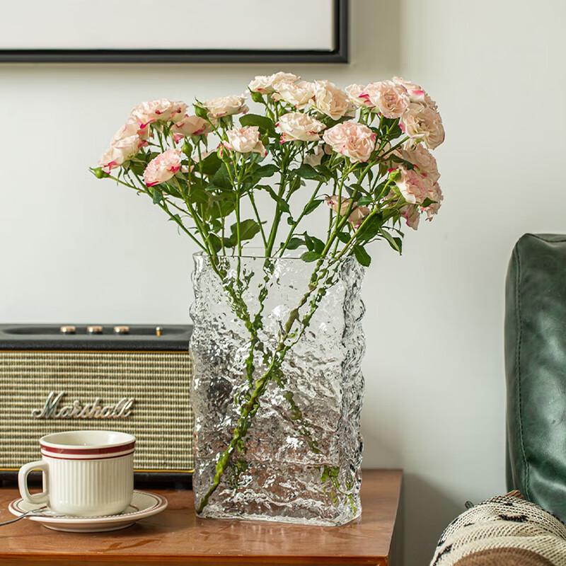 Коллекция элегантных декоративных цветочных ваз