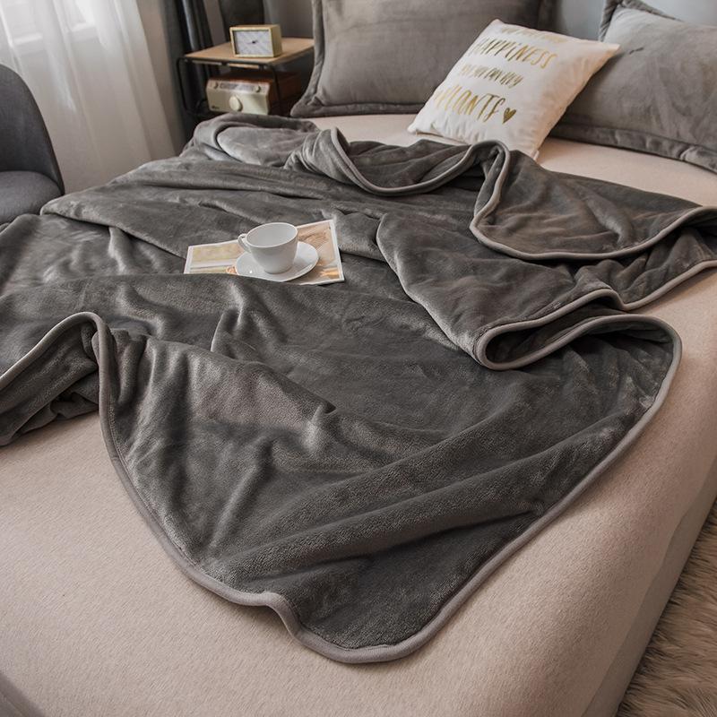 Однотонные молочные бархатные одеяла, утолщенные осенне-зимние чехлы для диванов, офисные ворсы, удобные коралловые фланелевые прямоугольные одеяла