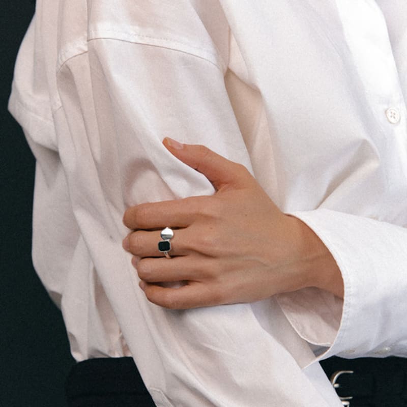 goyu SERPENTINE RING