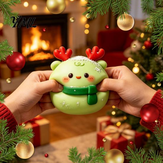 Crunchy Stress Ball Christmas Daifuku Relief Toy, Slow Rebound Steamed Bun Squeeze Toys Sensory Holiday Party Favors for Kids Adults Reliever