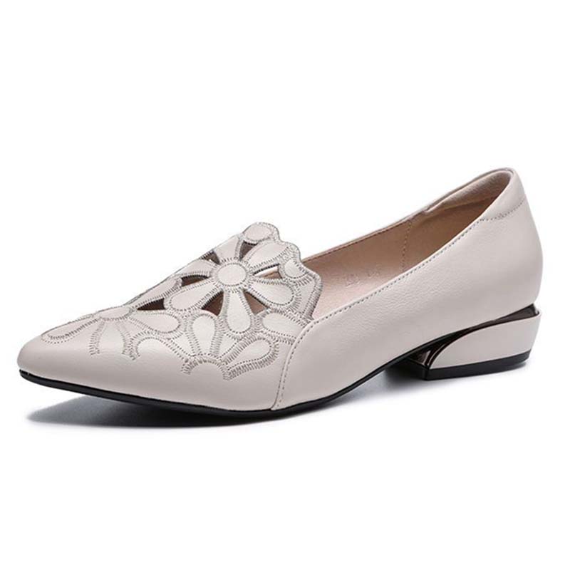 Мягкие кожаные резные полые женские кожаные туфли, мокасины, рабочая обувь, босоножки с мягкой подошвой на толстом каблуке, удобные модные весенне-летние туфли