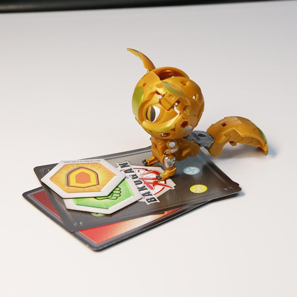 Настольная игра Bakugan Battle Brawlers с прозрачными фигурками и множеством персонажей