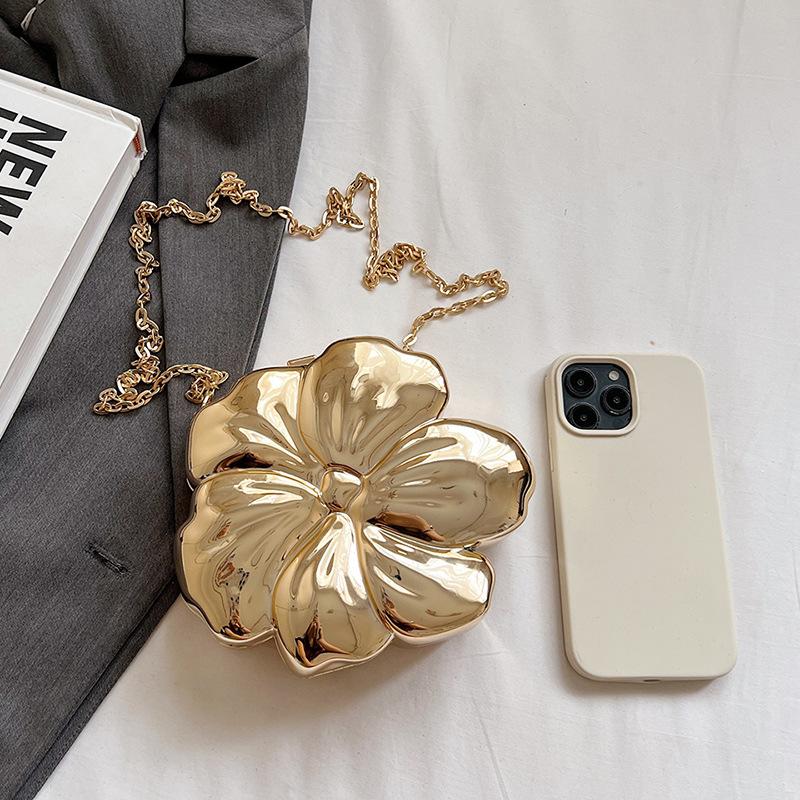 Персонализированная и креативная маленькая сумка женская 2025 новая европейская и американская мода пвх маленькая в форме цветка на плечо цепочка коробка сумка