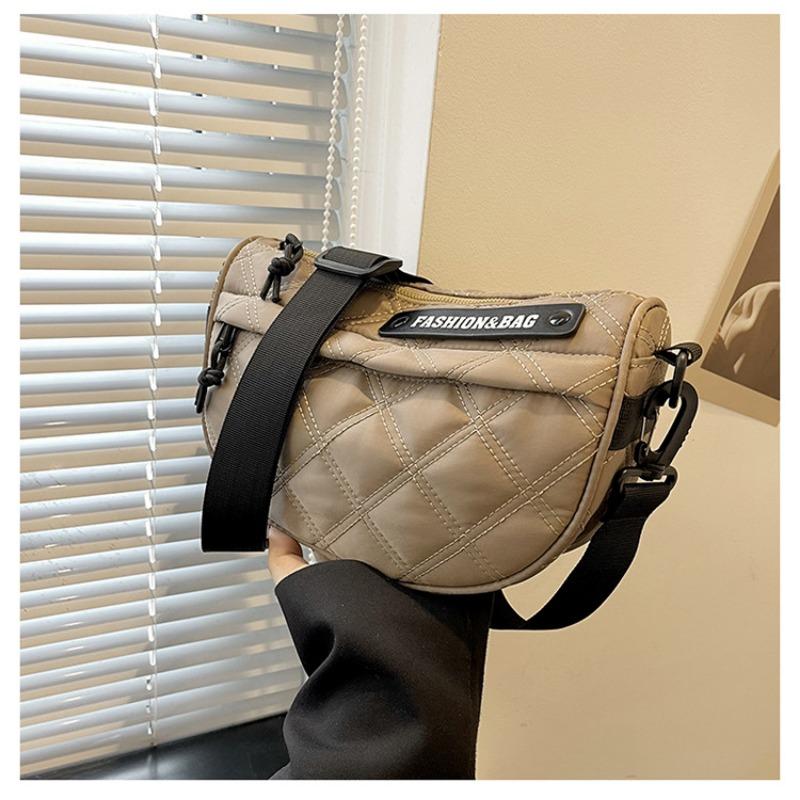 Новая коллекция осень-зима 2023 года: женская сумка через плечо с большой вместимостью, высококачественный дизайн, нишевый дизайн, сумка-седловидная сумка на одно плечо