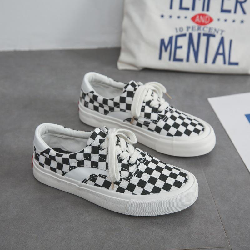 Douchuan Retro Canvas Checkerboard Low-Top Sneakers for Women and Couples