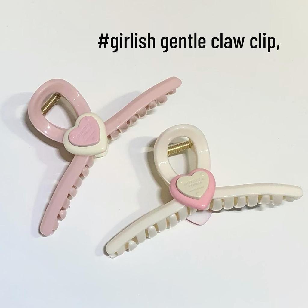 Нежная заколка-сердечко: Кремово-розовый аксессуар для волос в стиле акулы