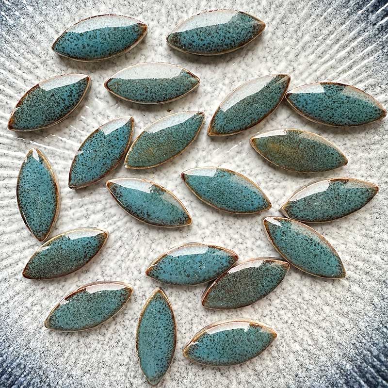 100g Multi Color Irregular Ceramic Mosaic Tiles DIY Making Stones for Craft Hobby Arts Wall Decoration Petal arte oval 917