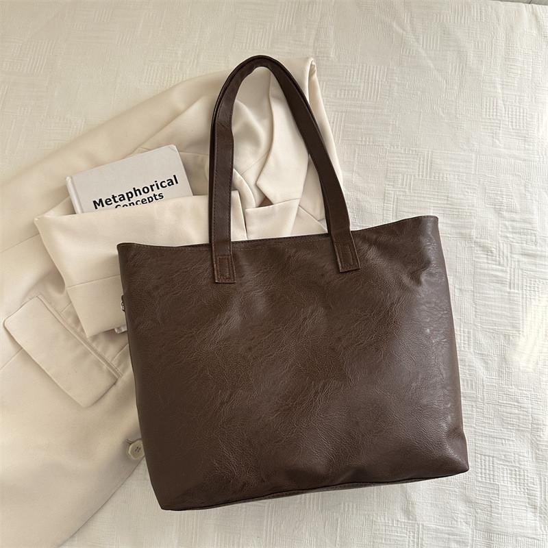 Stylish Retro Single Shoulder Commuter Tote Bag Large Capacity Chic Women Handbag