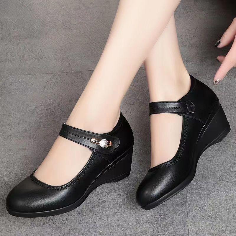 2025 New Soft Leather Women's Shoes Wedge Heel Single Shoes Soft Sole with Mother Shoes Comfortable Middle-aged and Elderly Women's Leather Shoes Wome