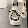 2024 Белые женские спортивные туфли на платформе Kawaii Vintage Vulcanize Casual Sneakers 2024 Harajuku Tennis Female Двухцветные туфли на шнуровке