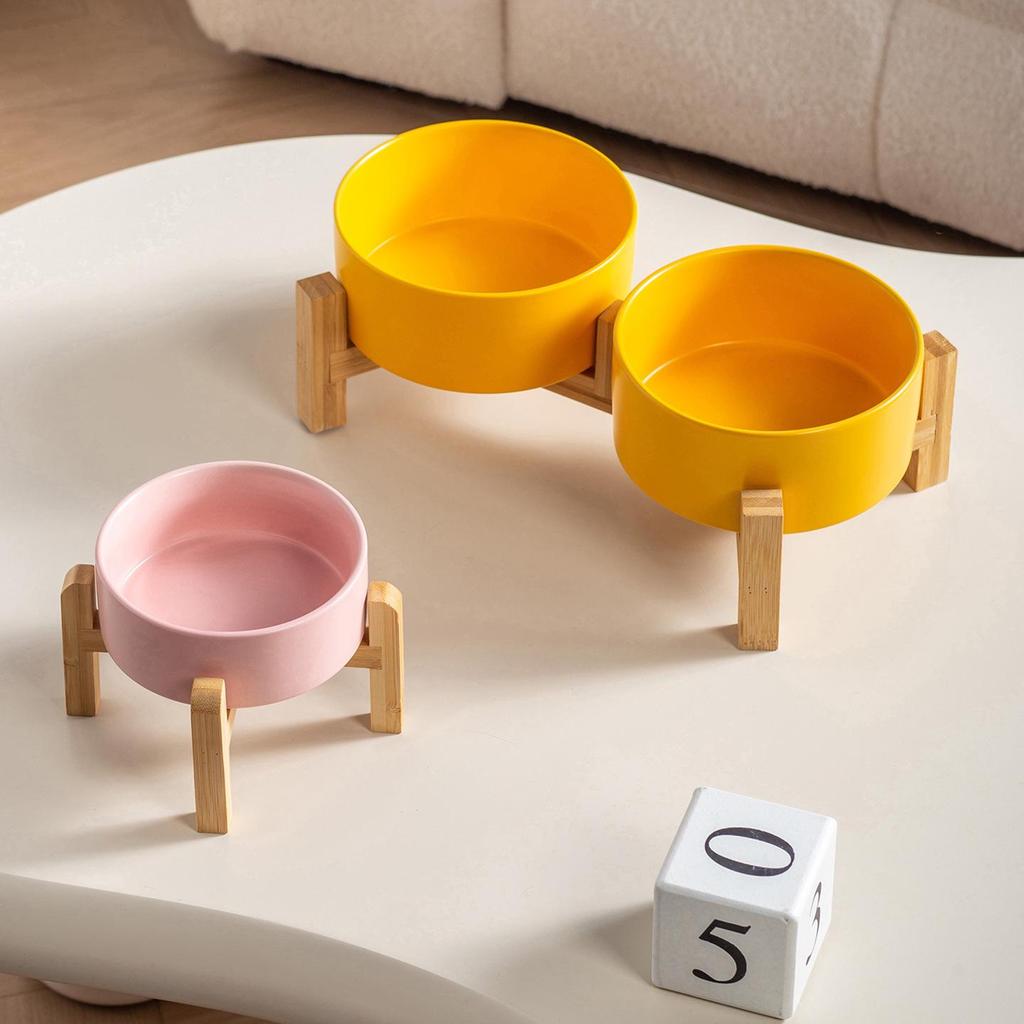Керамическая миска для корма домашних животных с приподнятой бамбуковой подставкой - Антиопрокидывающаяся конструкция для собак и кошек, Защищает шейный отдел позвоночника