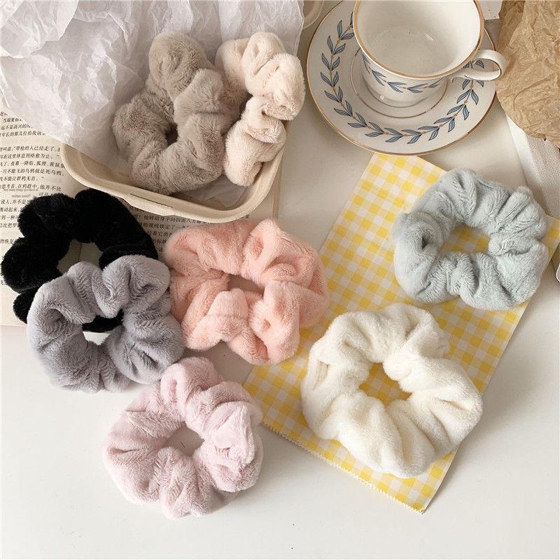 "Autumn/Winter Plush Korean Sweet Hair Ring: Simple Large Intestine Hair Accessory"