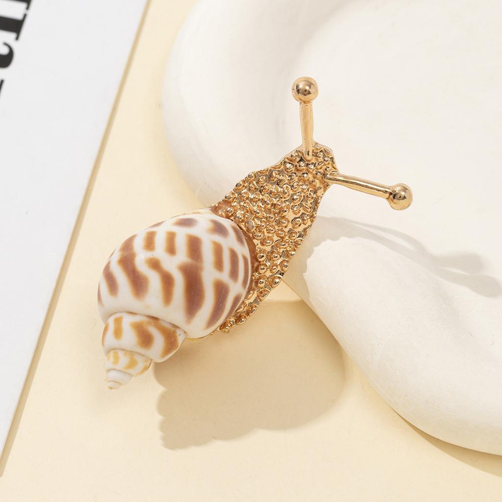 Natural Mother Of Pearl Shell Snail-Shaped Brooch For Elegant Fascinators Women Brooch Jewelry Gift 58x25mm