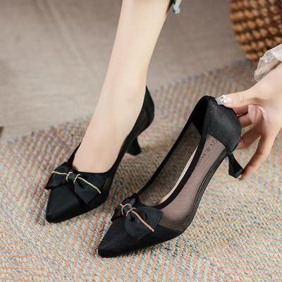 Обувь с острым носком, лето 2024, босоножки на среднем каблуке для женщин, женские туфли с бантом, черные, кружевные, прозрачные, лучшая распродажа