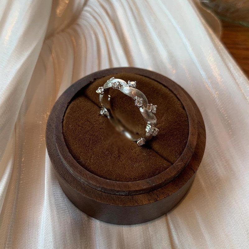 Легкая роскошь   растительная серия инкрустированные бриллианты Волочение проволоки Плетеный дизайн Кольца в виде лозы для женщин ретро свадебные изящные ювелирные изделия