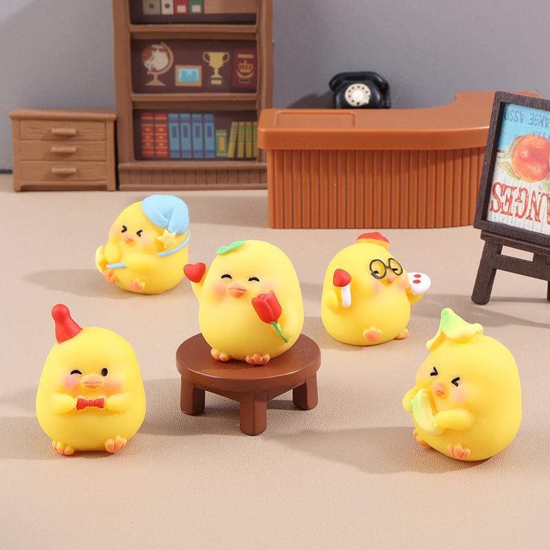 Творческий мультфильм Цыпленок Фигурка Милый цыпленок Маленькие украшения для рабочего стола Маленькие украшения для салона автомобиля Аксессуары Подарки