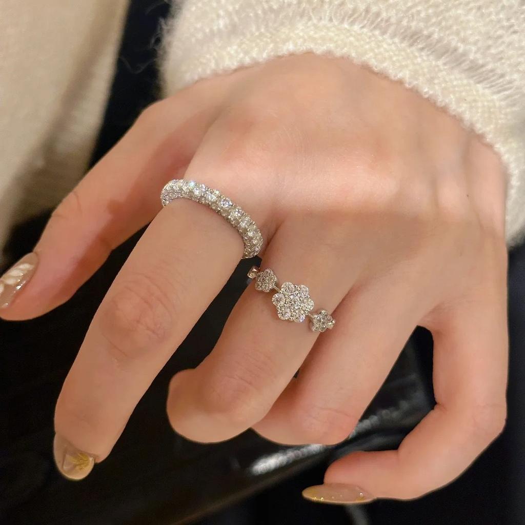 2026 Light Luxury Retro Necklace Explosive Four Leaf Clover Diamond Flash Snowflake Ring