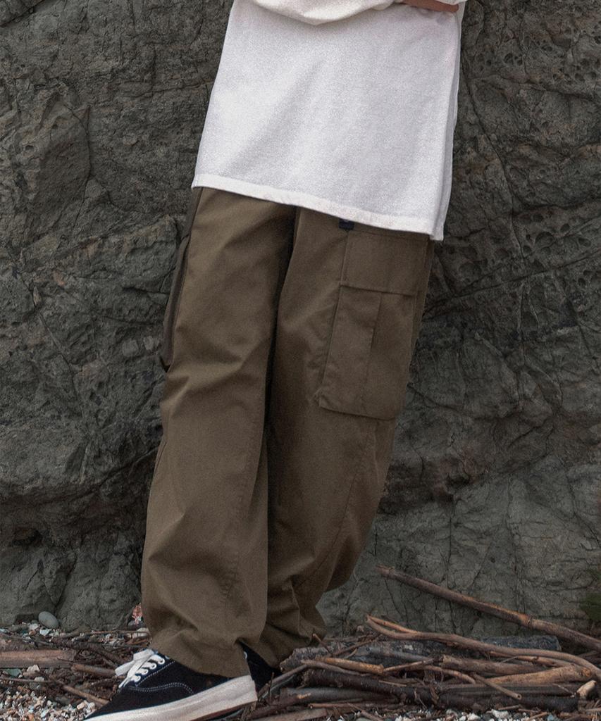 MIDNIGHT12AM Wide Tapered Cargo Pants - Khaki